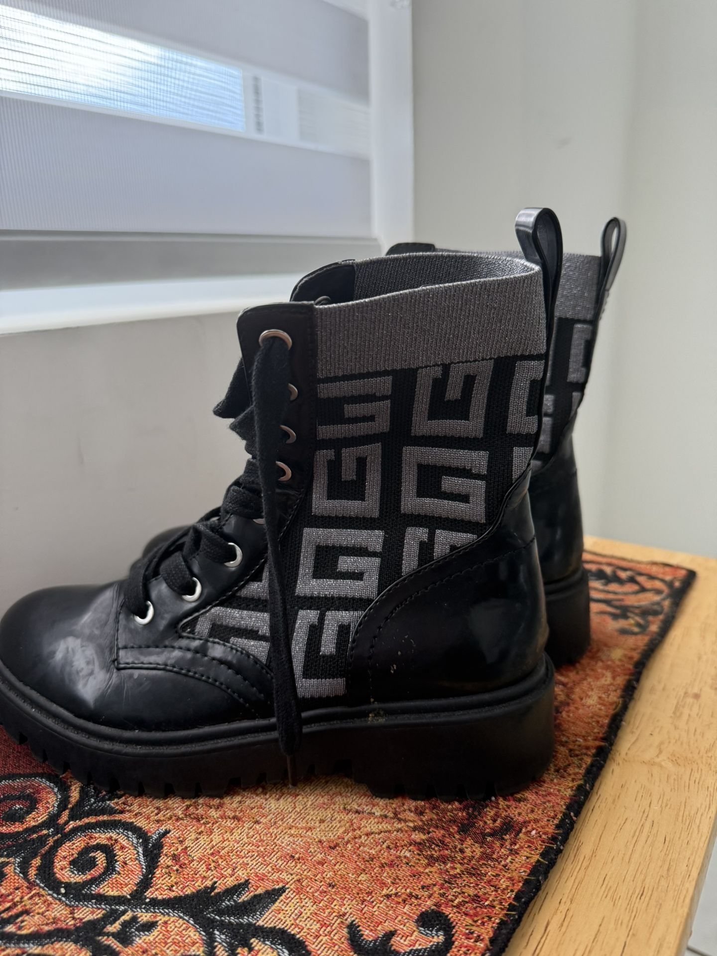 Zapatos Guess