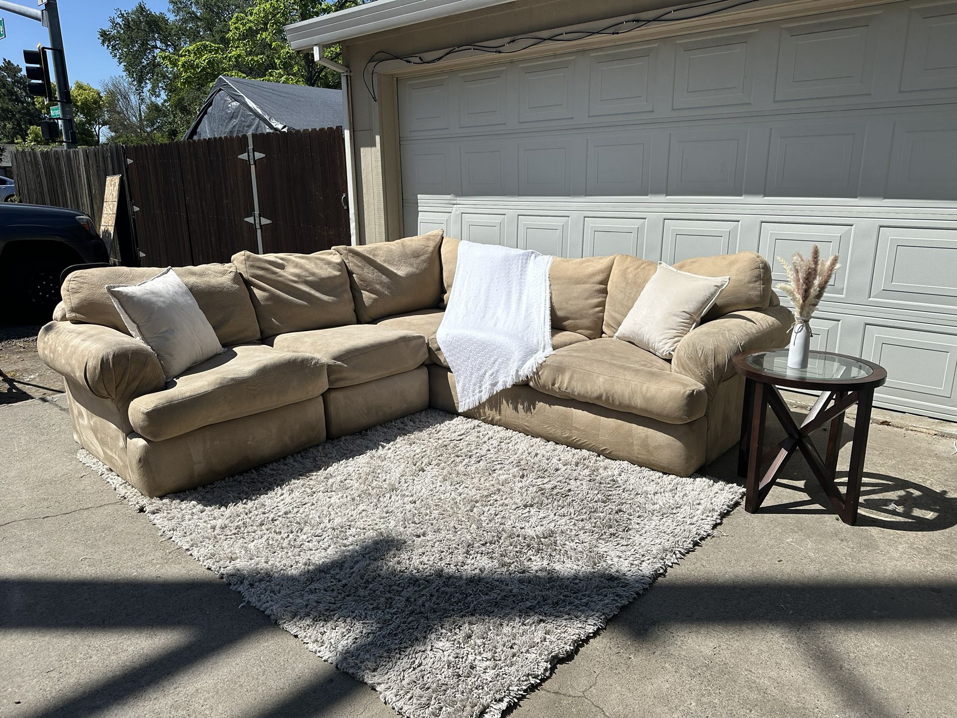 Free delivery Macy’s tan 3-piece L shaped sectional couch