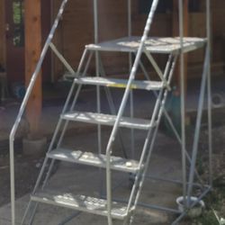 Rolling Warehouse Ladder