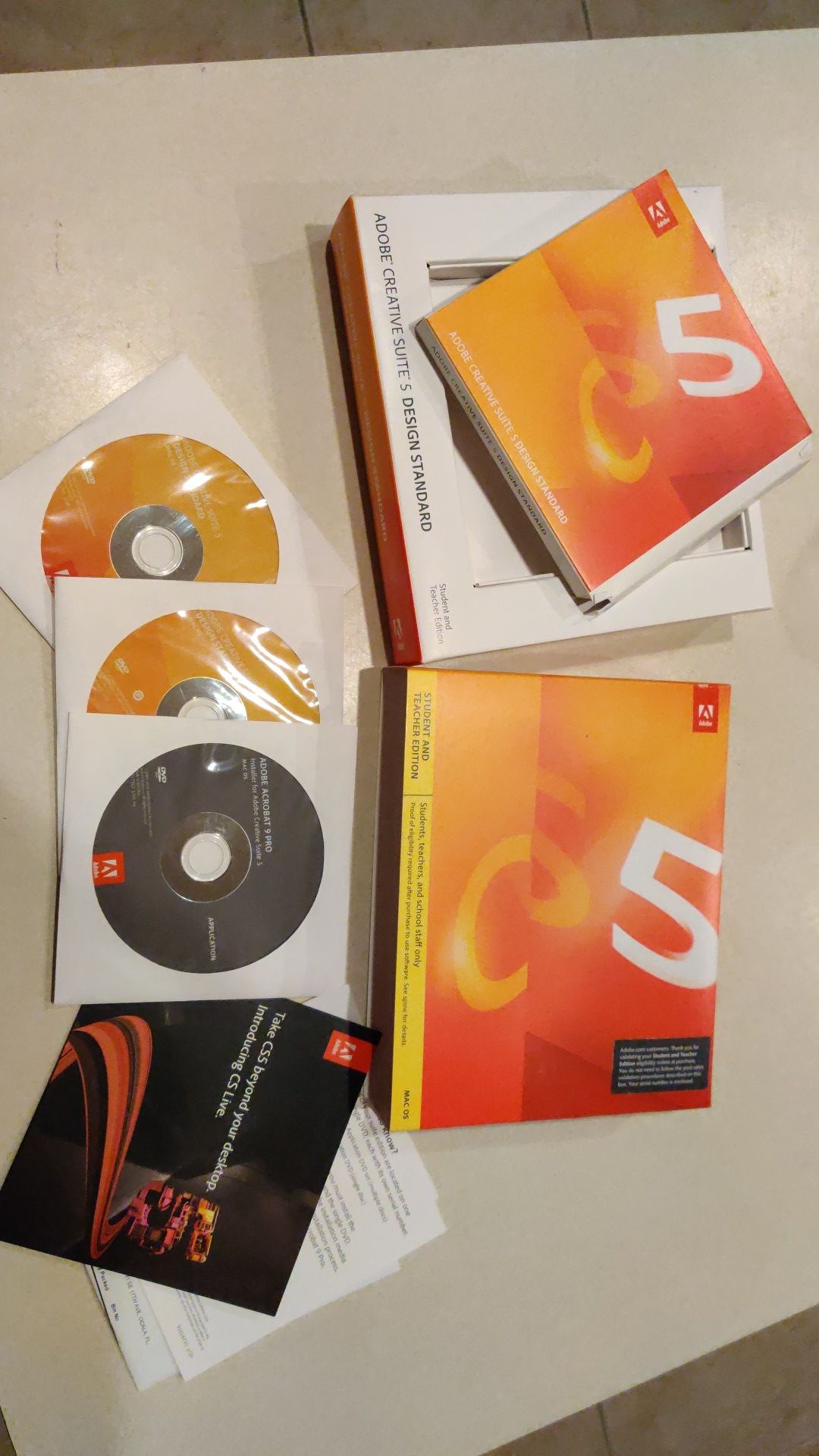 Adobe Creative Suite 5 design standard MAC OS.