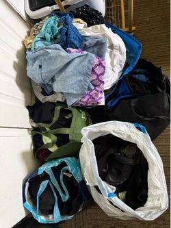 LOT of Clothes (Men’s/Womens/kids)
