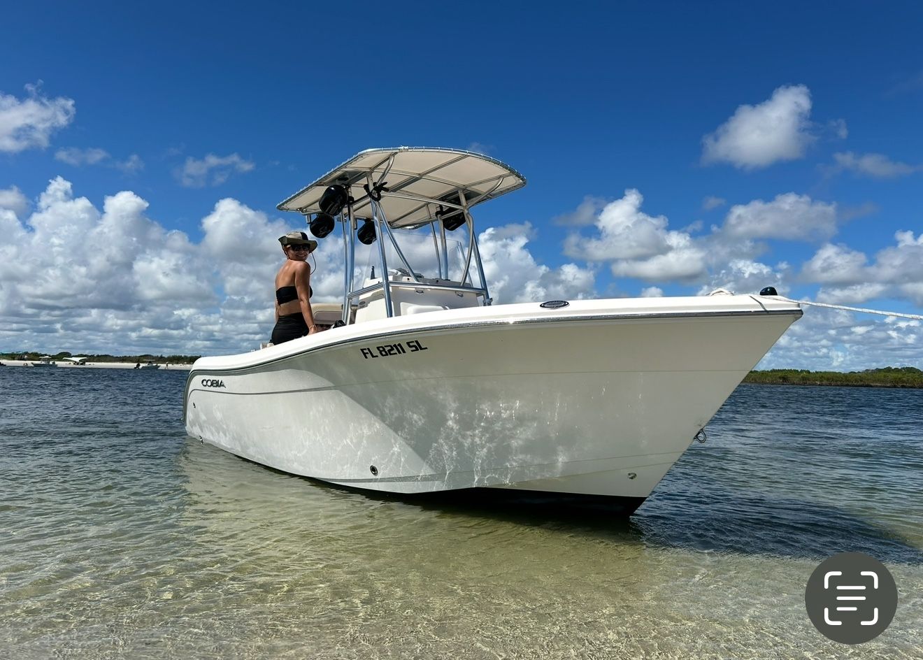Bote Cobia 2017 22pies Center Console con MagicTilt Trailer De Aluminio 2021