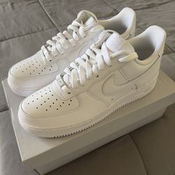MENS NIKE AIR FORCE 1 - SIZE 9 - BRAND NEW RETAIL $115