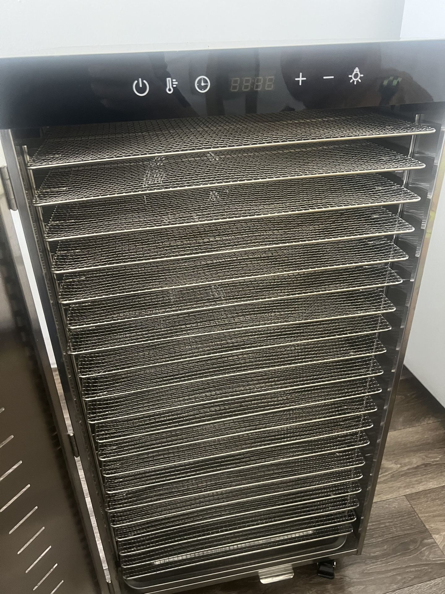 Dehydrator