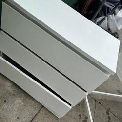 escritorio y cajonera de
