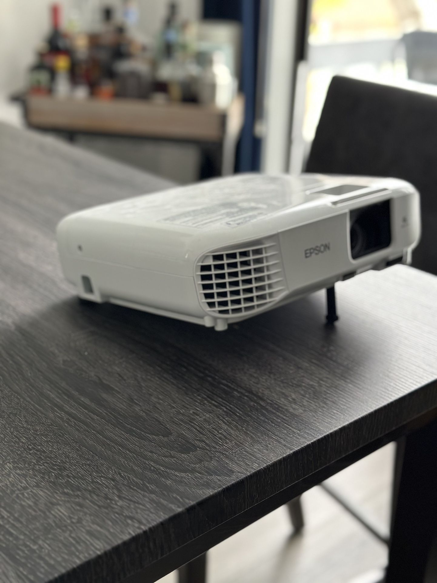 Projector - Epson Home Cinema 880