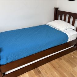 Solid wood Twin Trundle Bed
