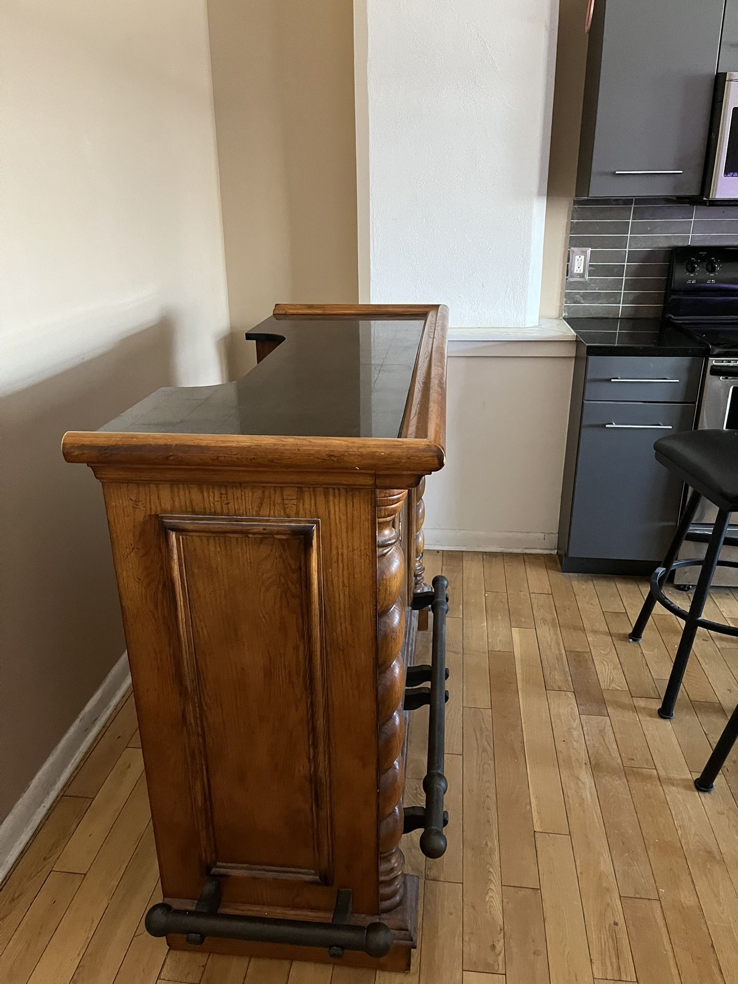 Great Home Bar Plus Stools