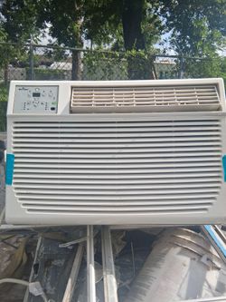 Ac unit cold heat 12000/11000 BTU