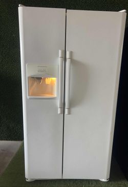 FRIGIDAIRE REFRIGERATOR