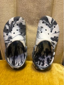 Crocks  J 3 ( size 3  Youth)