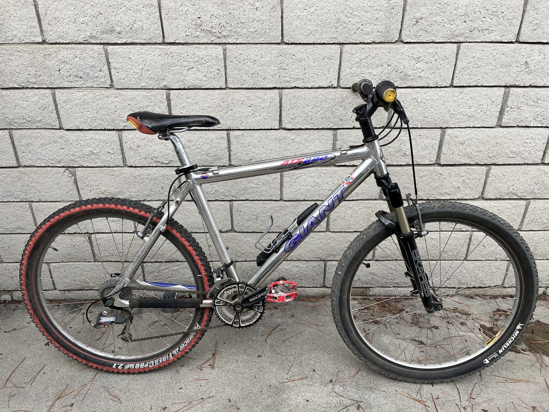 Giant ATX 890 26” Mountain Bike