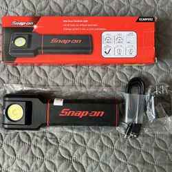 Snap On 550 Lumen Auto-Focus Light