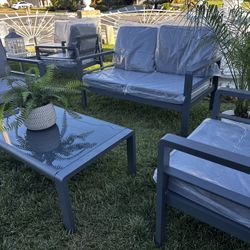 Brand New Patio Set 4 Pieces Aluminum Frame