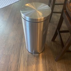 Trash Can 