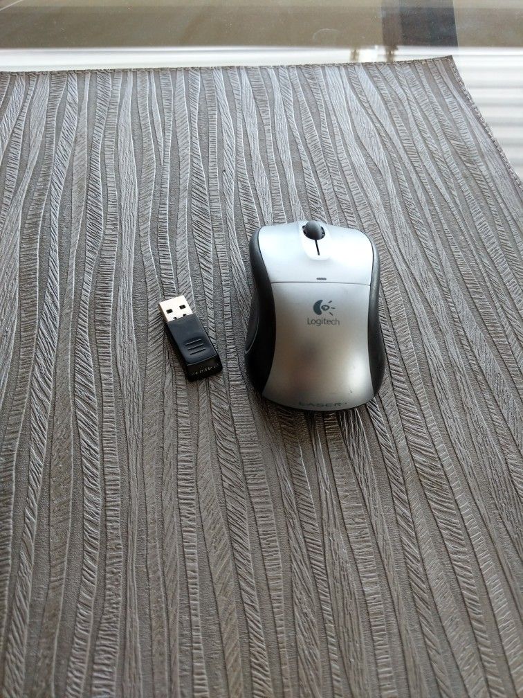 Logitech  V450 Cordless Laser Mouse