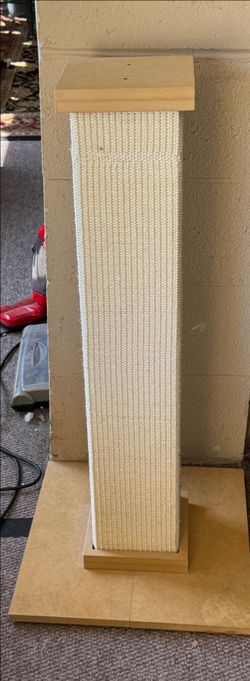 Cat scratching post