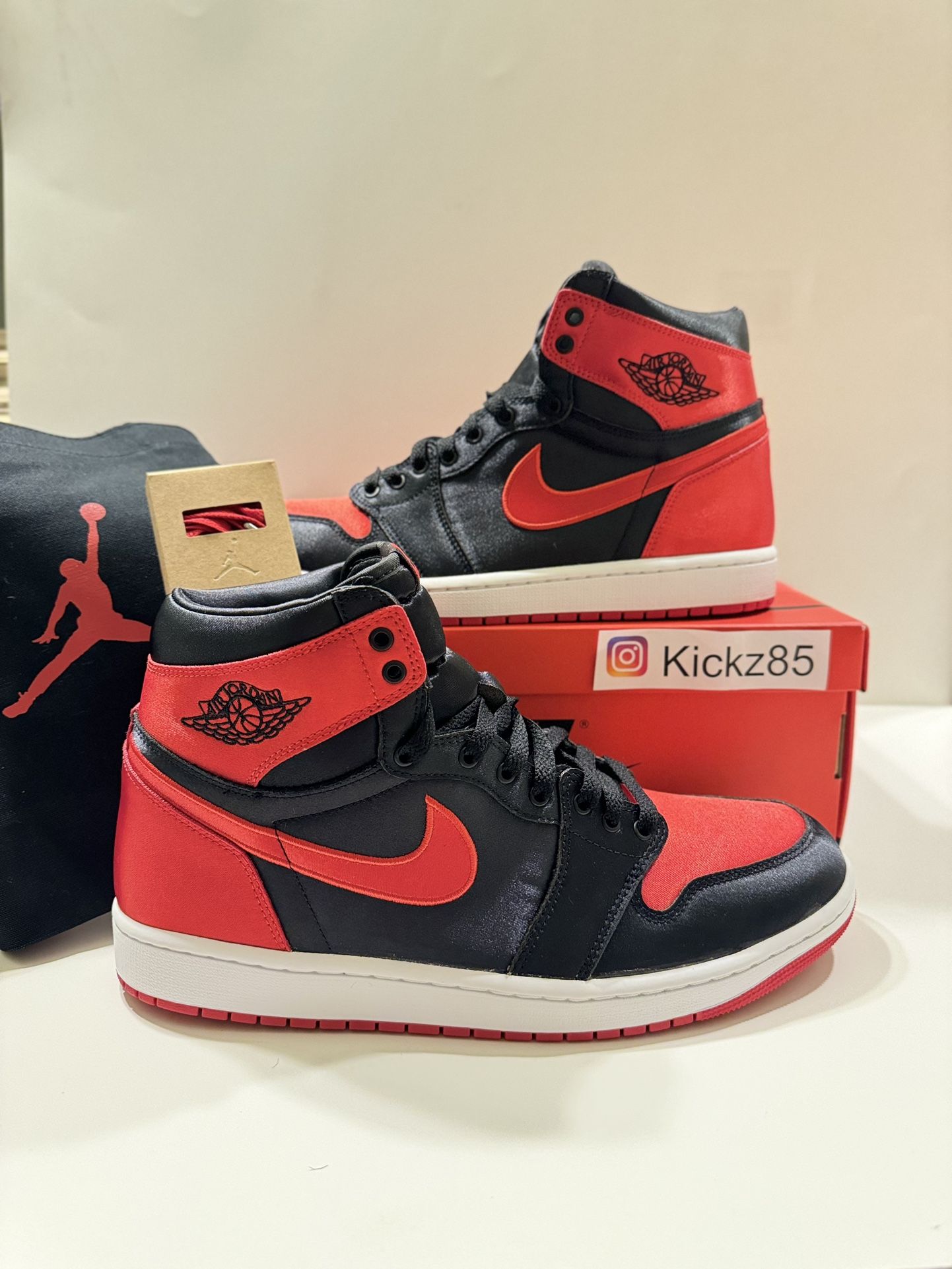 DS Jordan 1 Satin Bred OG All - Size 10.5 M/12 Wmns 