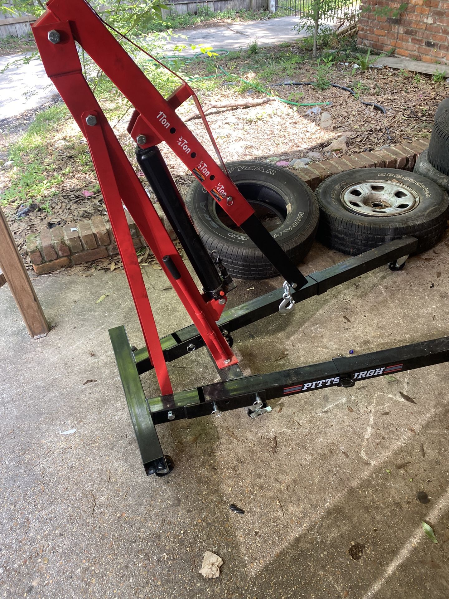 Pittsburgh 1 Ton Engine Hoist