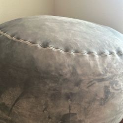 Gray Been Bag New Open Box 5 Feet