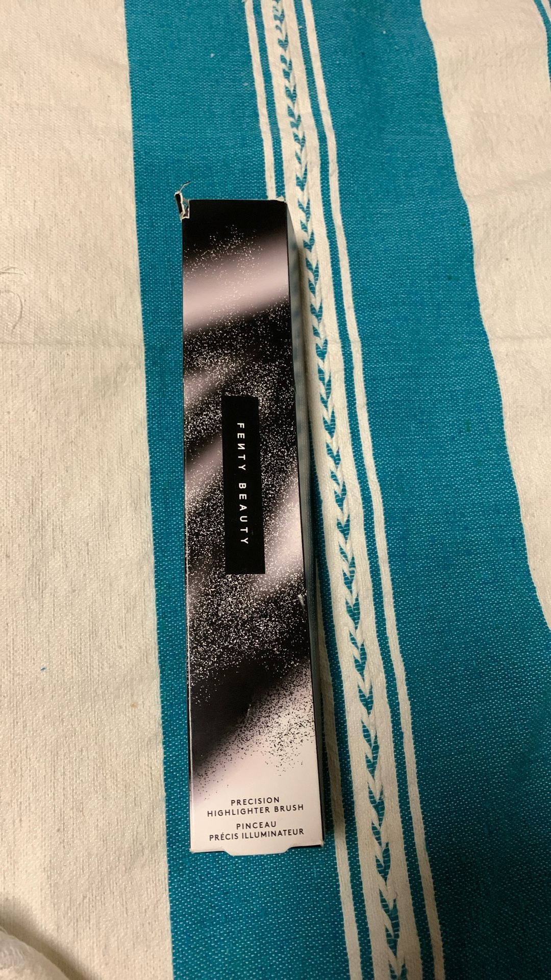 Fenty Beauty Precision Highlighter Brush 135.
