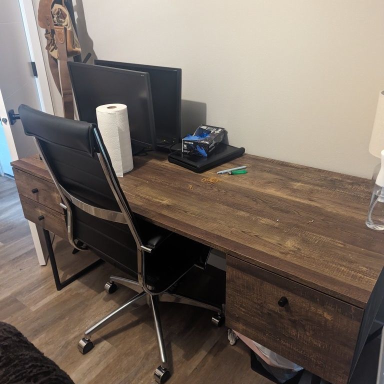 Office Desk And Chair 