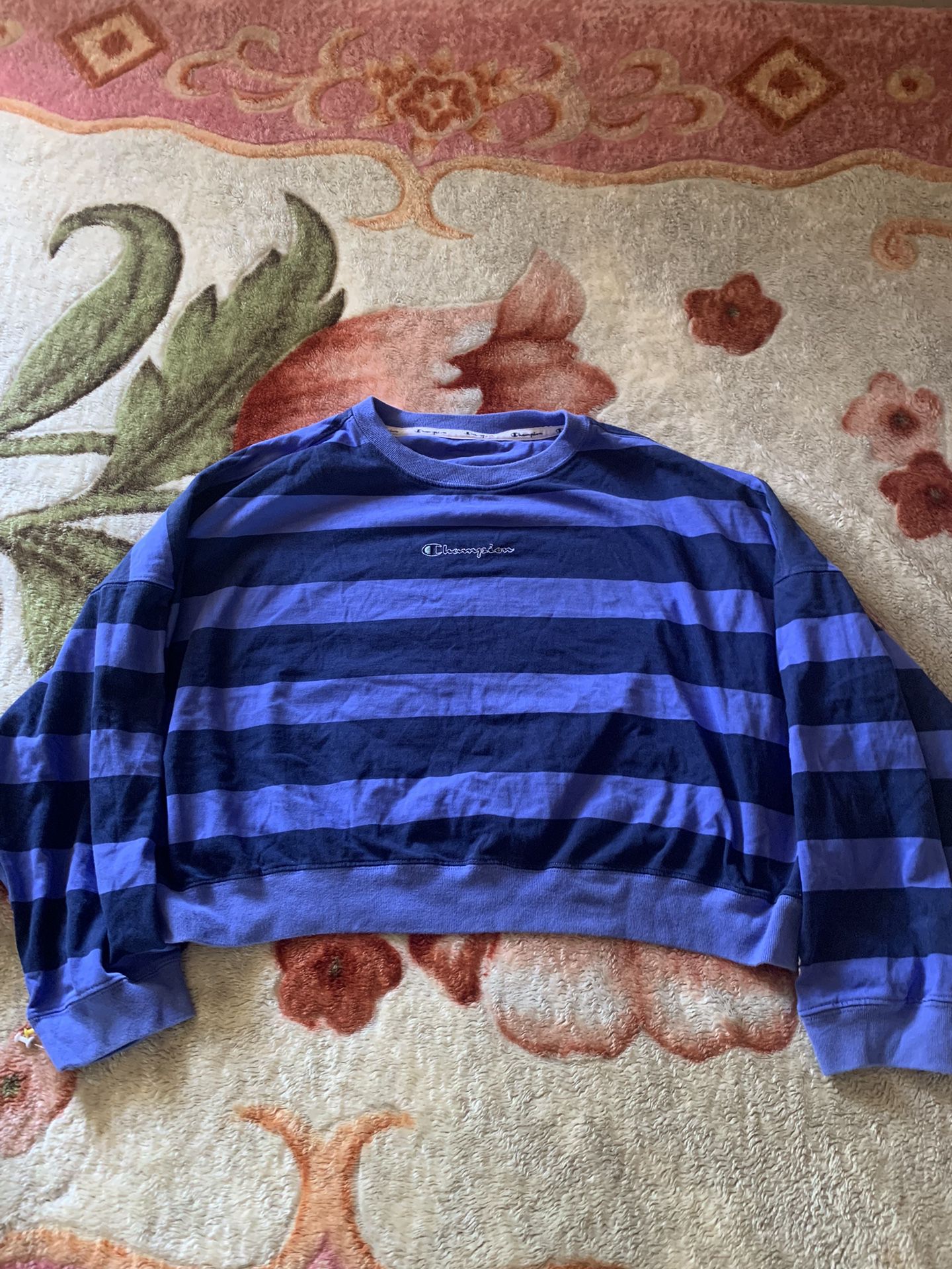 Aardrijkskunde touw ontploffen Dark Blue And Purple Champion Sweater for Sale in Streamwood, IL - OfferUp