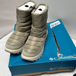 Columbia Women's Snowtrot Mid Snow Boot - Sz 9