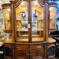 AICO By Michael Amini VENETIAN China Cabinet