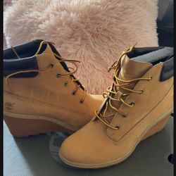 New Timberland Wedge Shoes 🤎🤎 7.5 