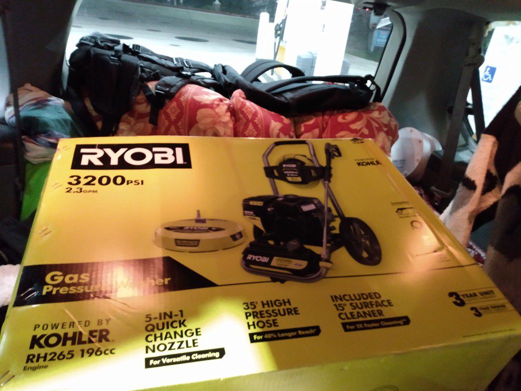 RYOBI

3200 PSI 2.3 GPM Cold Water 196cc Kohler Gas Pressure Washer and 15 in. Surface Cleaner

