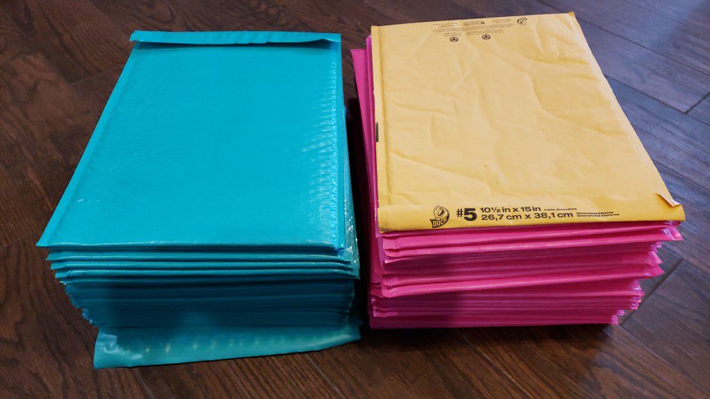 Lot of Bubble Mailers