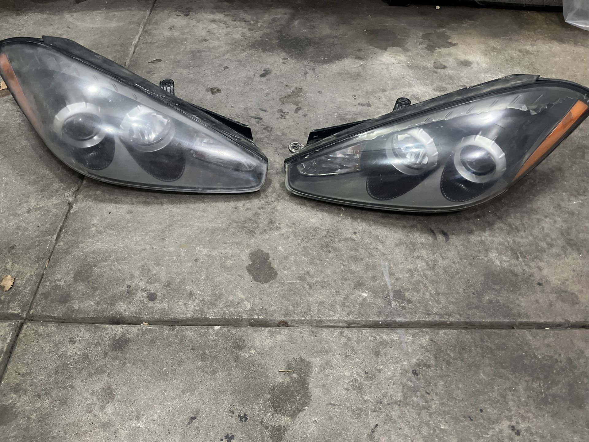 2007 Huyndai Tiburon Headlights