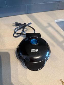 Dash Mini Waffle Maker – Black