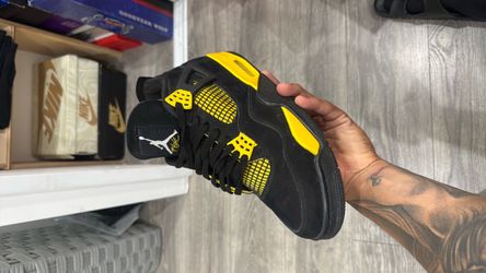 Jordan 4 Thunder