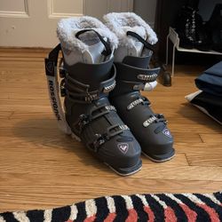 Women’s Ski Boots - 265 305mm