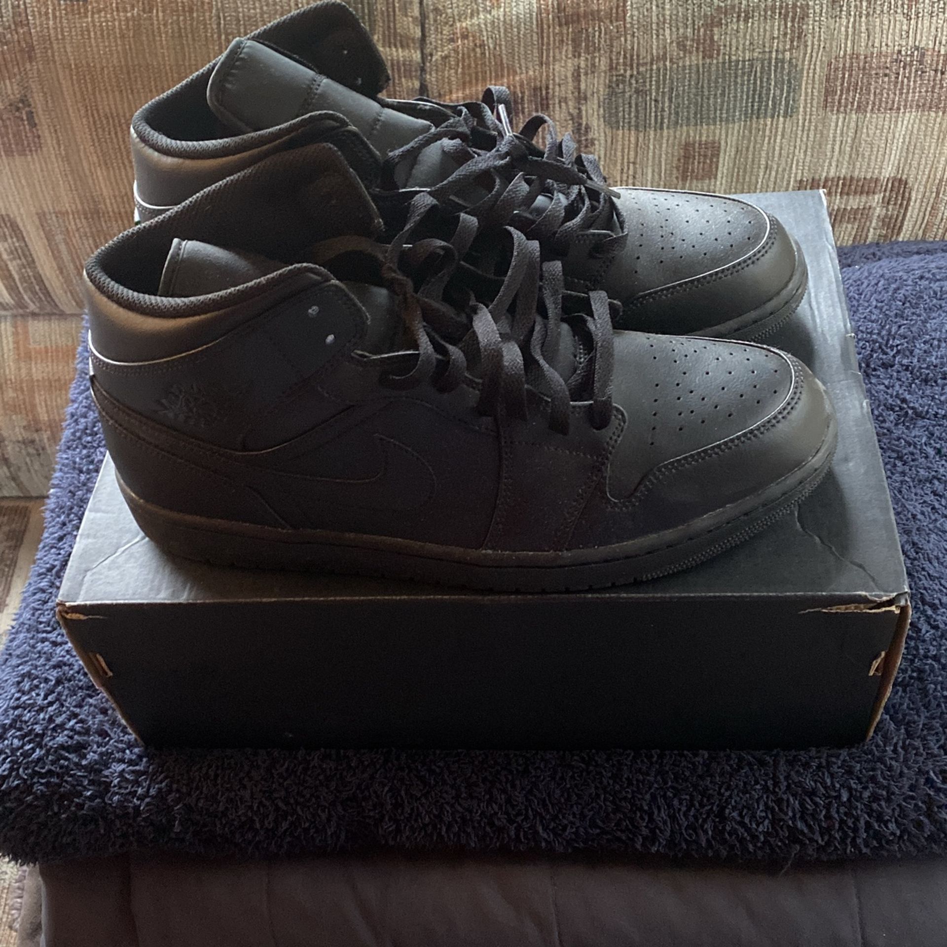 Air Jordan 1 Mid