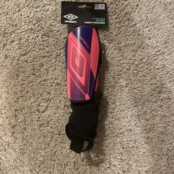 Umbro Ceramica Peewee Stirrup Soccer Shin Guards for Kids, Pink Size 3'11" to 4'7"