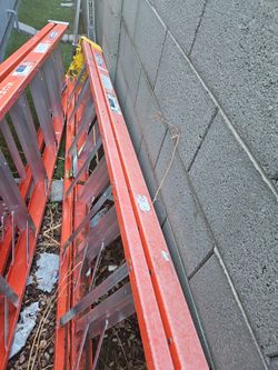 WERNER Esaclera  8 Ft Capacidad 300 Libras