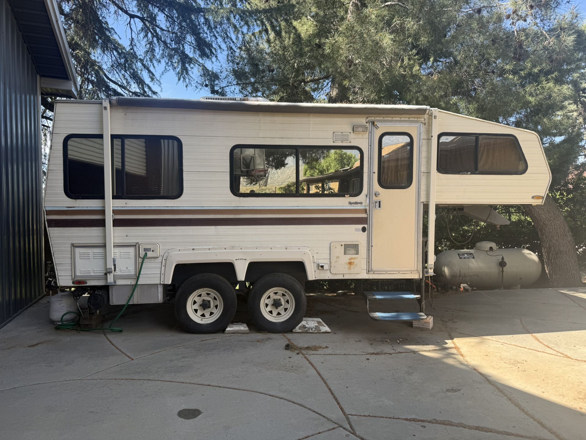 1986 Alpenlite Travel Trailer