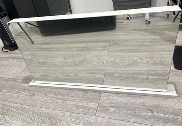 Vanity mirror