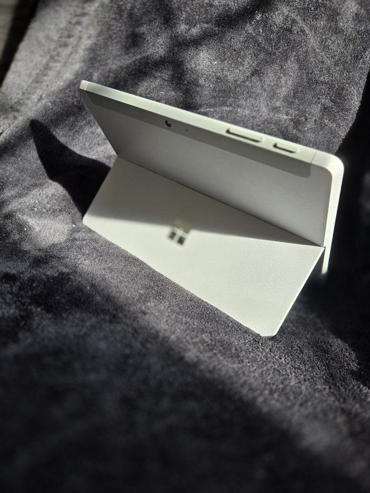 Used Microsoft Surface GO 2