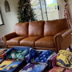BEAUTIFUL - Like New - Leather Sofa 