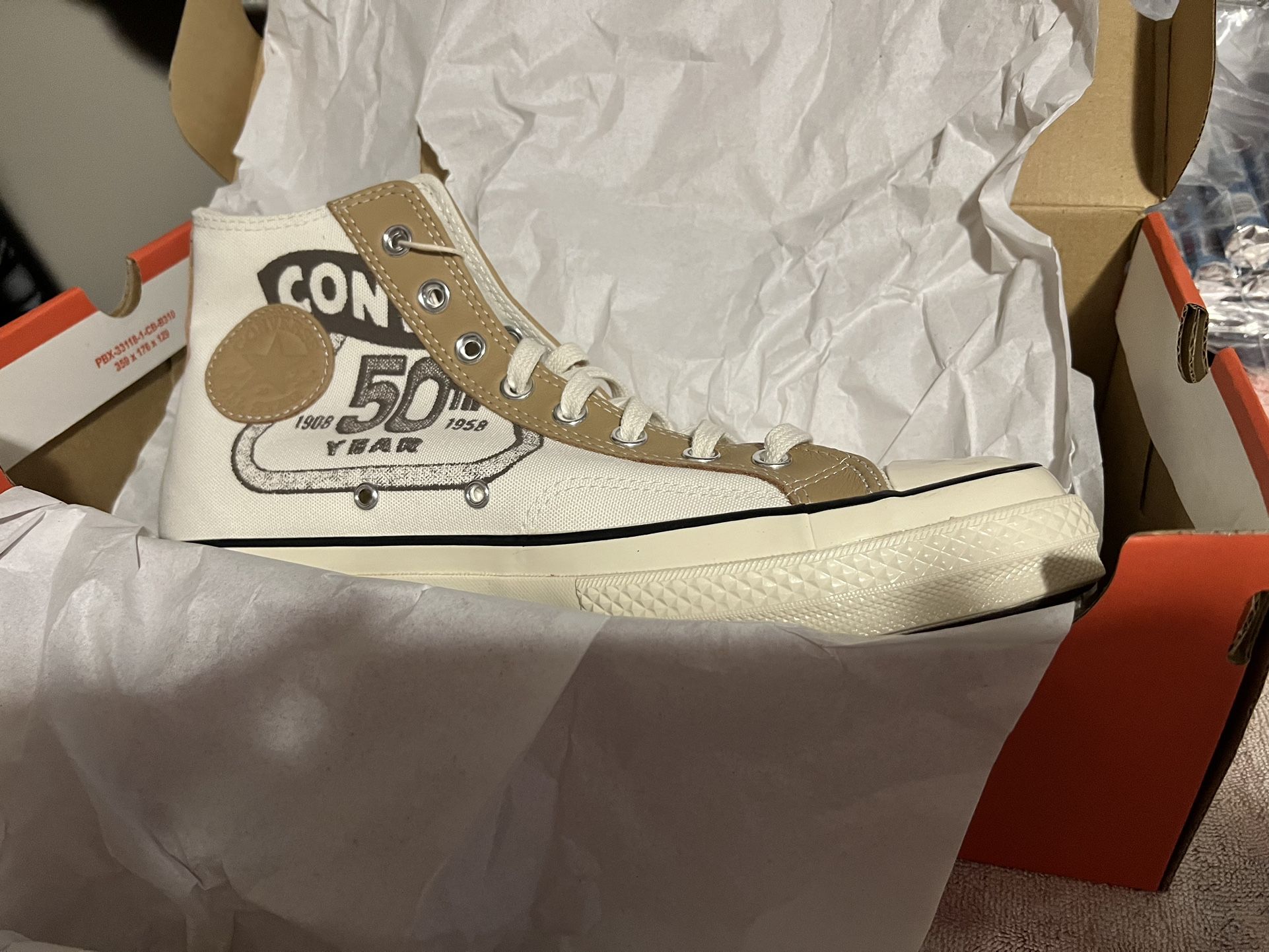 Converse CHUCK TAYLOR SHOES SIZE 10 MENS SIZE 12 Womens White/vanilla Brown shoes NEVER WPRN NOR TAKE OUt OF BOX