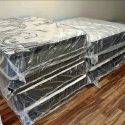 Queen Size Mattress and Box Spring Set Still in Plastic