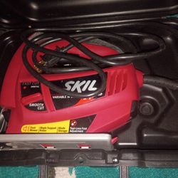 Skil Jig Saw With Blades 