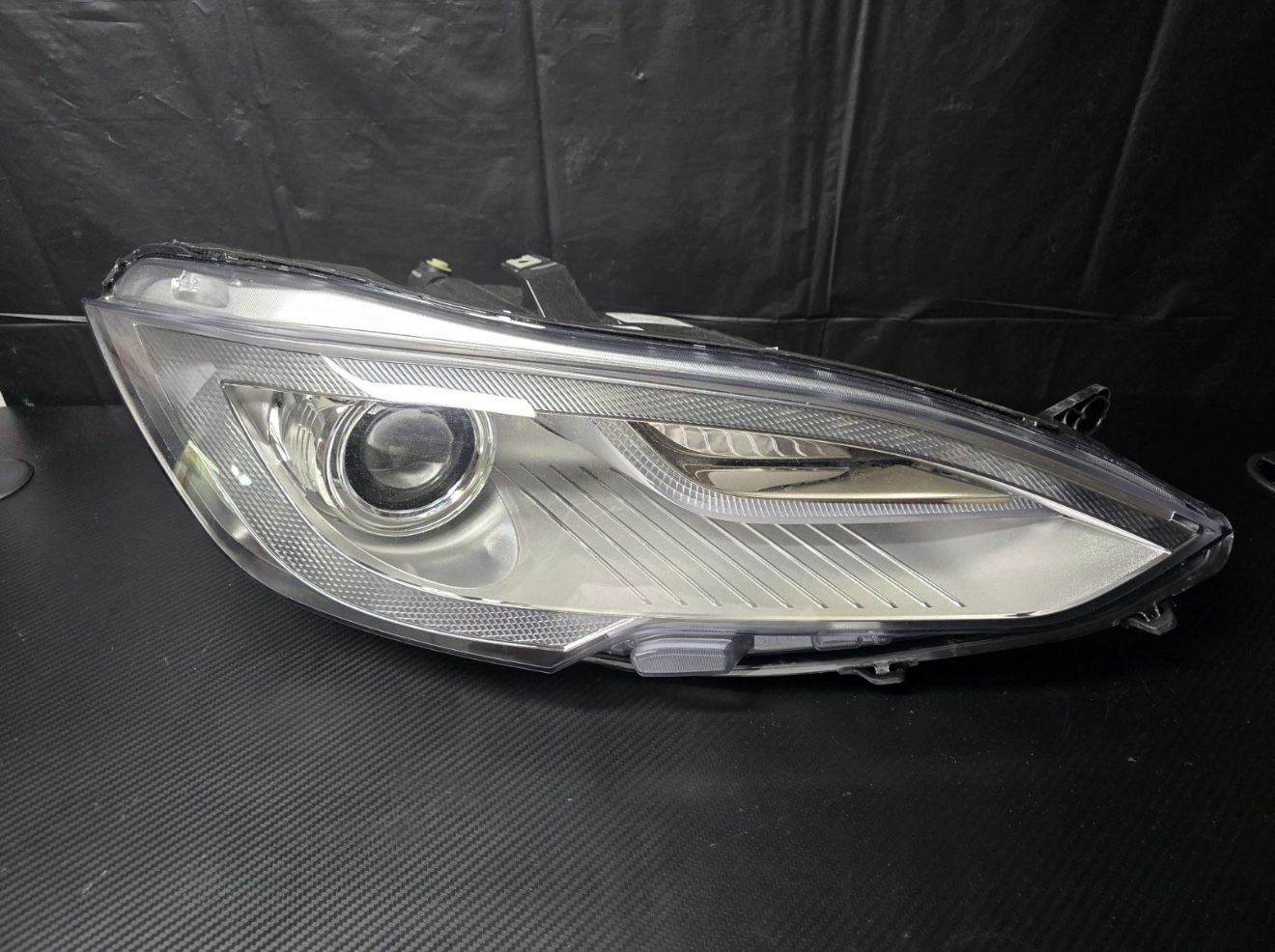 Tesla Model S 2012-2020 Headlight Assembly (Right Side) - Cold White Xenon - OEM (contact info removed)-00-D