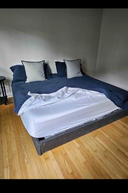 Brand new Casper King size bed/mattress