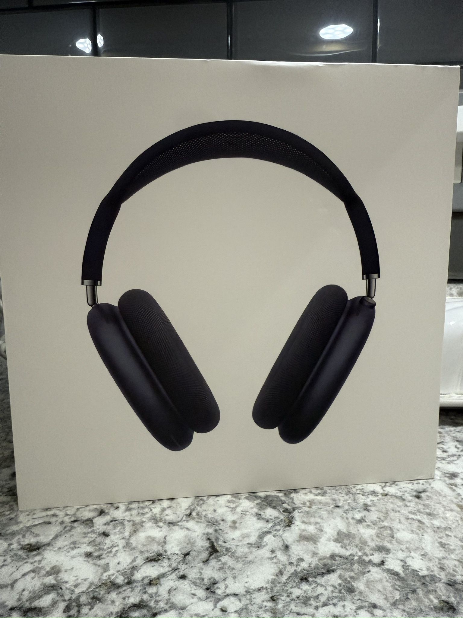 Apple AirPod Pro Max USB-C w/ Smart Case
