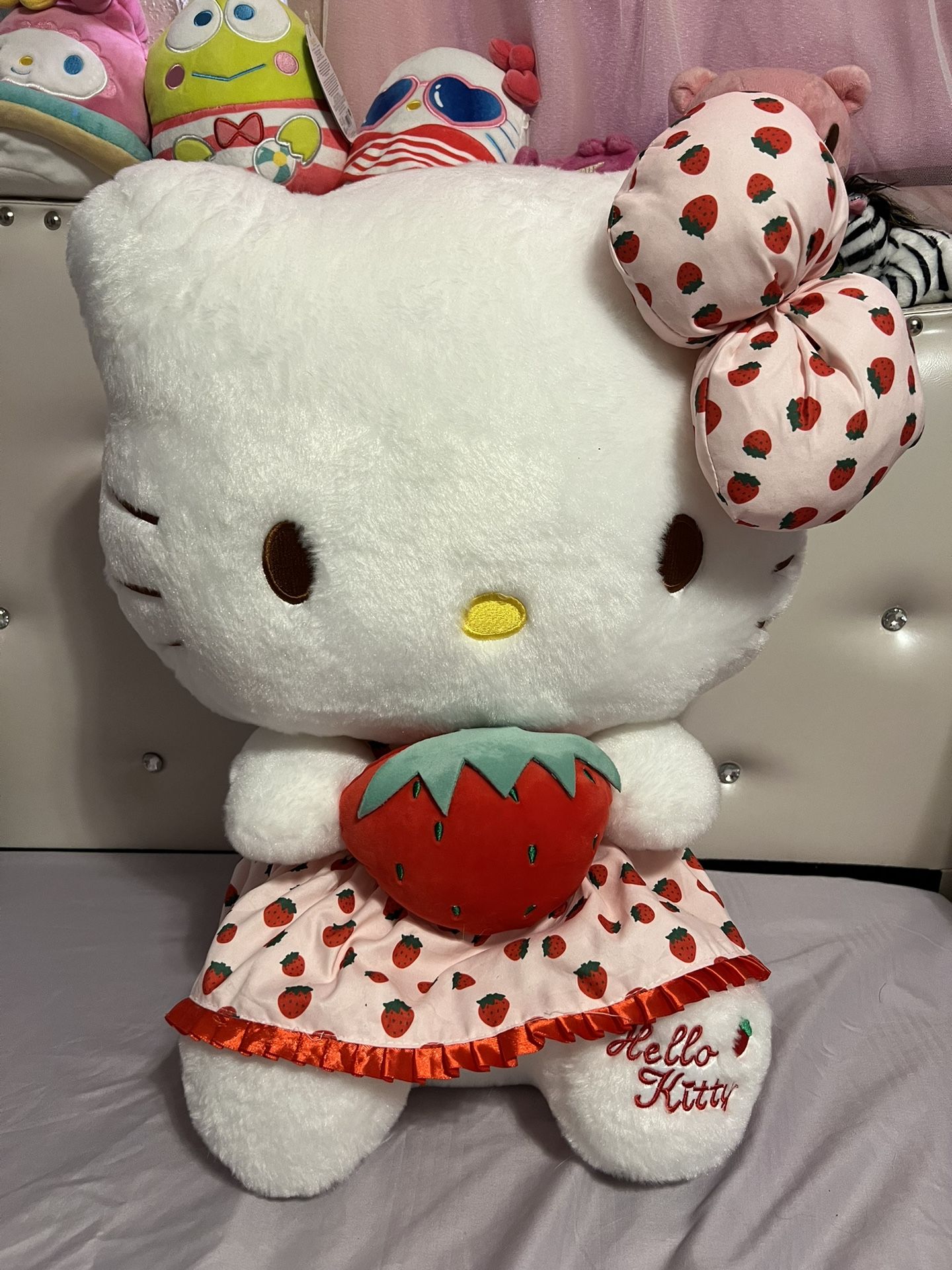 Strawberry Hello Kitty Plushie Big Size